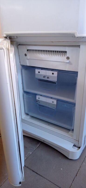 Soyuducular: 2 qapılı Indesit Soyuducu Satılır, rəng - Ağ — 11