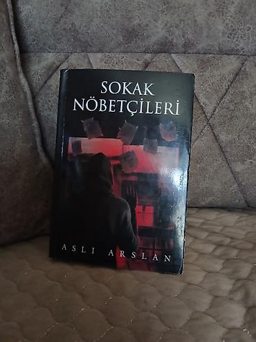 Книги и журналы: Məhsul: Kitab – “Sokak Nöbetçileri”
müəllif: Aslı Arslan — 1