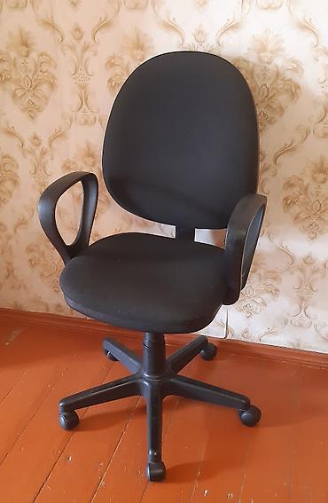 ev mebel: Ofis kreslosu – qara rəng - Korpus: plastik baza və 5 təkərli ulduz — 3