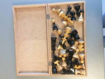 Društvene igre: Sah iz 70-tih Drvene figure, drvena kutija 33x32.5cm Stanje kao na — 7