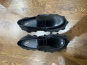 Ayaqqabılar: 900 manat Valentino kiwi ayaqqabisi hec geyinilmiyib hediyye verilib — 1