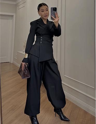 Kompleti: 💫Ženski modni komplet – strukirani blejzer + široke pantalone ✅3600 — 1