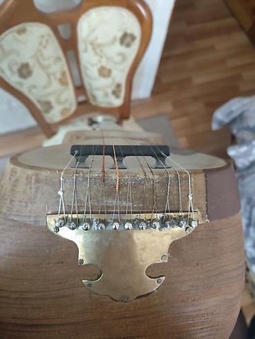 gitara tarnada: Gözəl və ideal səsə malik açıq, zil səsli, köhnə və tam professional — 5