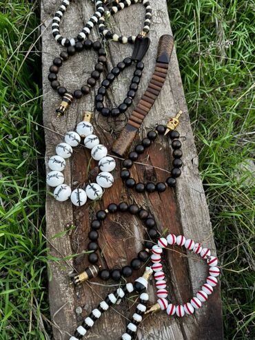 Təsbehlər: Təsbehlər hazər əldə var.
Çeşid çoxdu.
Çatdırılma edilir.
Əl işləridi — 8