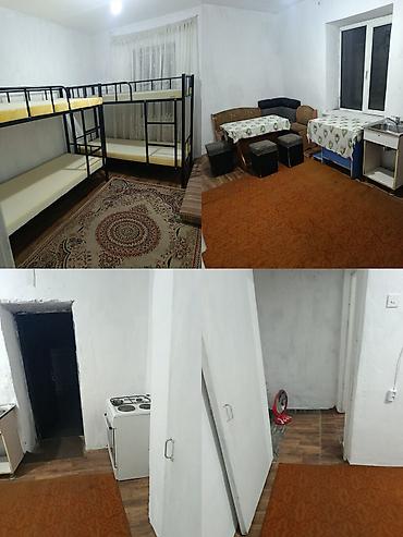 Хостелдер: Сдам пол дома в ново Покровки - Просторная комната с окном и шторами — 1