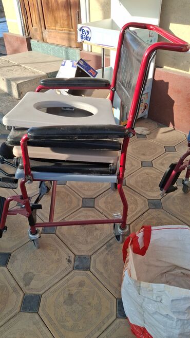 Биотуалеты для людей с инвалидностью: Инвалидные кресла-туалеты на колесах (несколько комплектов и — 1