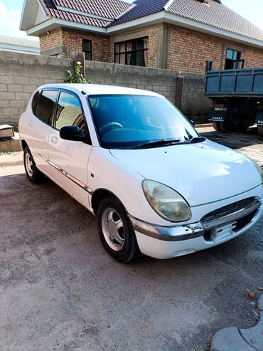 Daihatsu: Daihatsu Sirion: 1999 г., 0.1 л, Автомат, Бензин, Седан