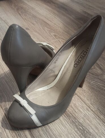 женская обувь бу 38: Туфли 38, цвет - Серый