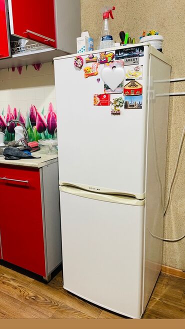продаю мороженое аппарат: Холодильник Avest, Б/у, Двухкамерный, Low frost, 50 * 150 * 70