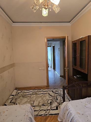 Uzunmüddətli kirayə mənzillər: KİRAYƏ EV 900AZN Evin bütün şəraiti var Ünvan: Nizami m/s 3 dəqiqəlik — 2