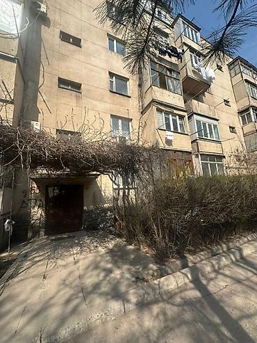 Долгосрочная аренда комнат: Сдается 2х комнатная квартира в Киркомстроме Бишкек Описание: - — 15