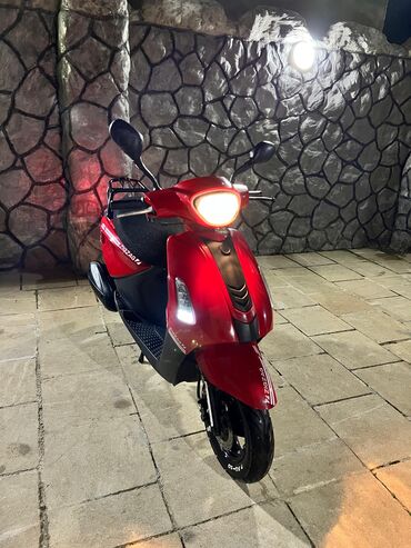 Mopedlər,skuterlər: Qırmızı şəhər skuterı – ZIGZAG V - Rəng: parlaq qırmızı, qara — 3