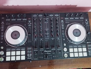 Digər auditexnika: Pioneer DDJ-SX 1000. 1-ci kanalda sadəcə boşluğu var. əlavə sual üçün