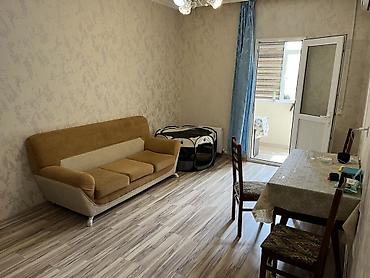 Mənzillər: Bəy otaq yoldaşı axtarılır. Qiymət: kommunal daxil 180 AZN Yerləşmə — 1
