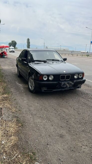 дом на калеса: BMW 5 series: 1991 г., 2.5 л, Механика, Бензин, Седан