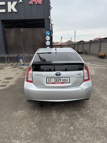 Toyota: Toyota Prius: 2013 г., 1.8 л, Робот, Гибрид, Универсал