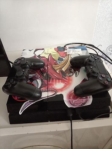 sony qulaqlıq: PlayStation 4 proşifka lı sadə madel . 2 ədəd orjinal ps4 pultu və — 1