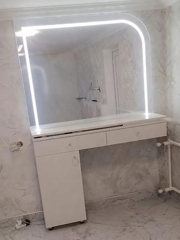 pismenniy stol: Vizaj masası və işıqlı güzgü - Minimalist dizaynlı ağ vizaj masası - — 1