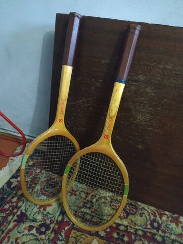 qaçış aləti: Antikvar Məhsul: Taxta tennis raketləri (2 ədəd) Yaxşı vəziyyətdədir