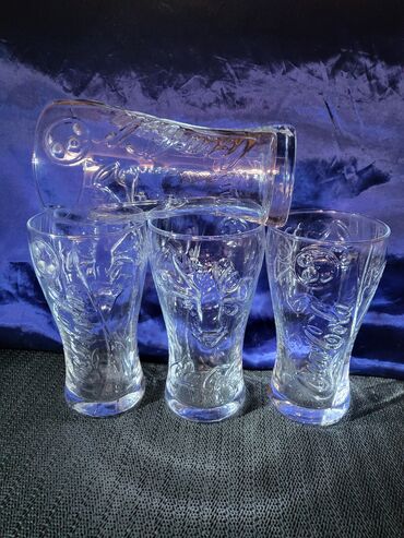 Čaše: Case nove,vintaz fudbalska lopta Fifa. Case nove,sve na njima odsjaj na lalafo.rs — 4 Čaše: Case nove,vintaz fudbalska lopta Fifa. Case nove,sve na njima odsjaj — 4