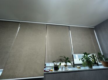 Ofis masaları: Muellim stolu - uzunlugu - 140 ve eni 70 Telebeler ucun stol - — 14