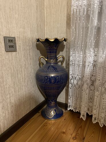 Вазы: Одна ваза, Керамика