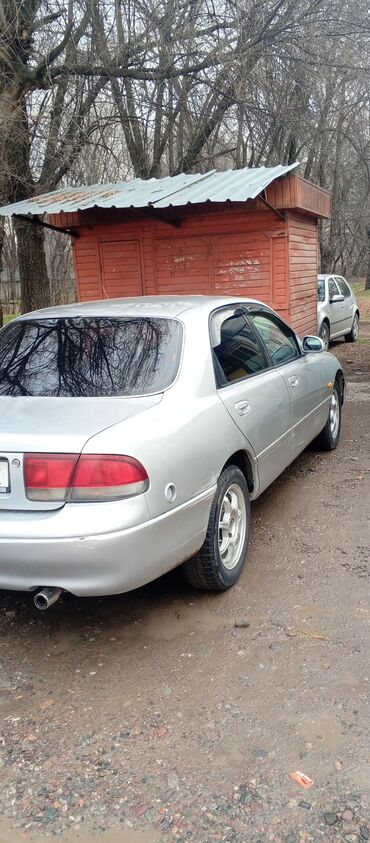 Mazda: Mazda 626: 1993 г., 1.8 л, Механика, Бензин, Седан — 5
