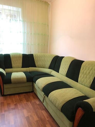 диван 1спалка: Угловой диван, цвет - Зеленый, Б/у