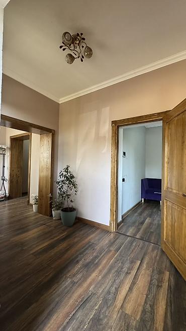 Продажа коттеджей и домов: 6 комнат и более, 171 м², 3 соток, Бишкек, Рабочий Городок at lalafo.kg — 15 Продажа коттеджей и домов: 6 комнат и более, 171 м², 3 соток, Бишкек, Рабочий Городок — 15