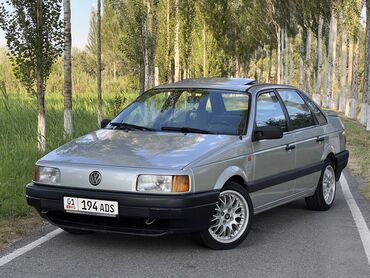 Volkswagen: Volkswagen Passat: 1988 г., 1.8 л, Механика, Бензин, Седан