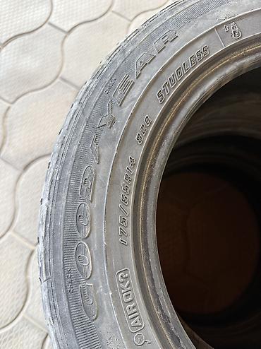 225 70 17: Шины 175 / 65 / R 14, Зима, Б/у, Легковые, Япония, GoodYear — 3