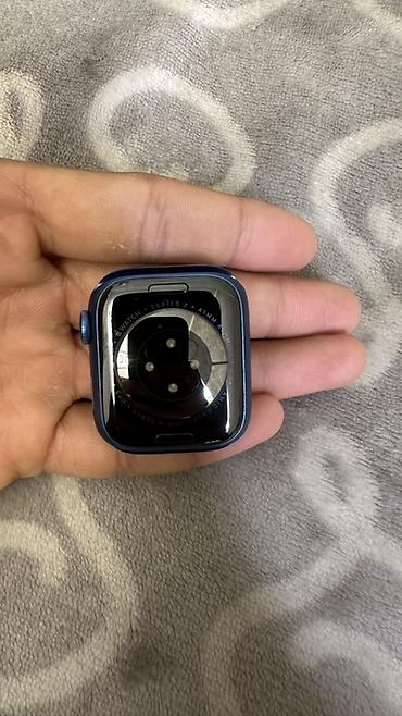 Apple Watch: 📱 Экран: Always-On Retina, 41мм * 💧 Защита от воды: до 50 метров * ❤️ — 7
