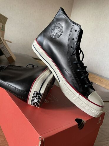 высокие кеды в Кыргызстан | Кроссовки и спортивная обувь: Кеды Converse, чёрные, кожа, оригинал, США, размер 46, идеальны для