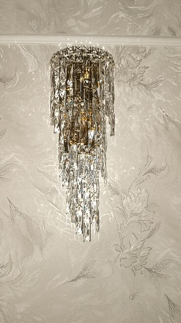 люстра хрустальная чешская: Продаю бру обсолютно новую освещение с 6 лампочек подойдёт к любому