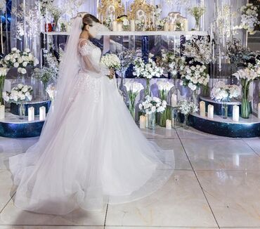 уникальное свадебное платье: Продается свадебное платье надевали 1 раз новое заказывали на