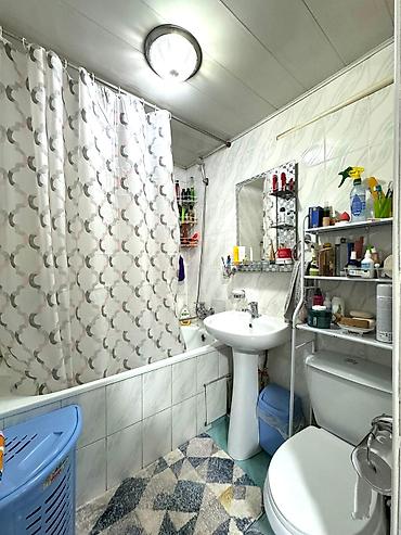 Продажа коттеджей и домов: Продается дом🏠 📍Район западного автовокзала По ул. Жумабека Площадь — 10