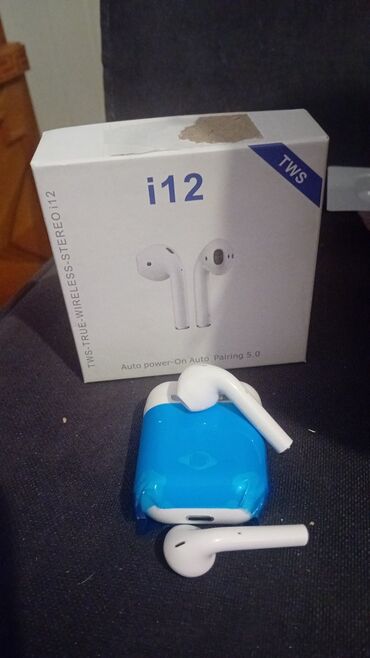Slušalice: Bluetooth slušalice i12 TWS Bluetooth: v5.0+EDR Podržava: SiRi — 8