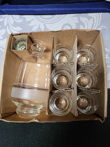 Kuhinjski setovi: Servis nov paracinsko staklo 70te za vino. Servis sve na njemu odsjaj na lalafo.rs — 2 Kuhinjski setovi: Servis nov paracinsko staklo 70te za vino. Servis sve na njemu odsjaj — 2