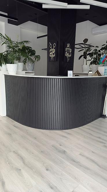 plastik stollar: Satılır: Salon/Barber üçün komplekt mebel və avadanlıq Təsvir: - Qara — 1