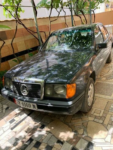 Οχήματα: Mercedes-Benz 200: 2 l. | 1989 έ. Sedan