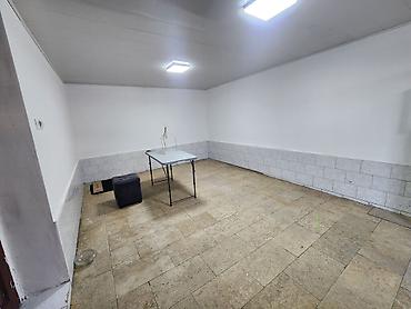 место на аренду: 25 м², Металлический — 4