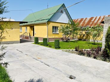 гостевой дом за городом бишкек: 126 м², 4 комнаты, Свежий ремонт Кухонная мебель
