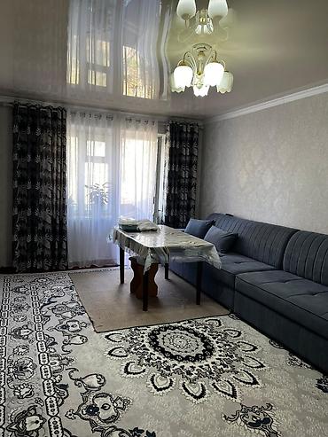 Продажа коттеджей и домов: В центре г. Каинда продаётся 3х комнатная квартира этаж 2 из 3 ул — 4