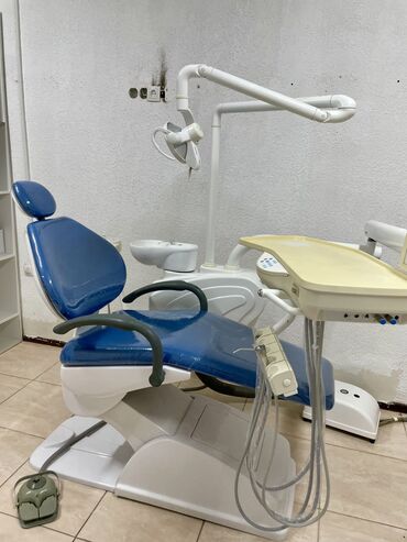 стоматологическая установка: Продаю стоматологическую установку Нижняя подача на 5 инструментов