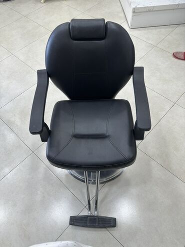 кресло качалка: Peşəkar salon kreslosu - Rəng: qara - Material: yumşaq ekodəri