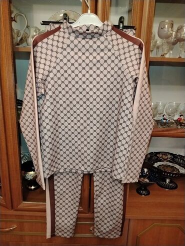 İdman dəstləri: Əla vəziyyətdə sport dəst.Heç bir defekti yoxdur.Qiyməti 25 manat — 8