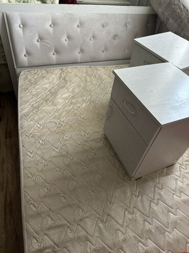 шкаф для документов со стеклом: Спальный гарнитур, Двуспальная кровать, Дерево, цвет - Серый