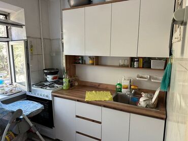 токмок продажа дома: 2 бөлмө, 44 кв. м, 104-серия, 3 кабат, Евроремонт