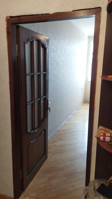 mebel qapi: Fıstıq ağacından 2 ədəd qapı, ölçü 2 m-90 sm ə. çərçivə və qapı