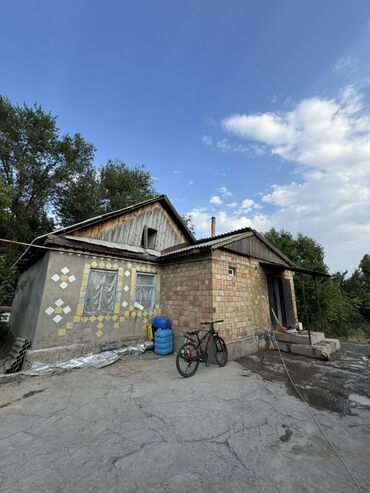 дом в центре города бишкек: Барачный, 80 м², 4 комнаты, Собственник